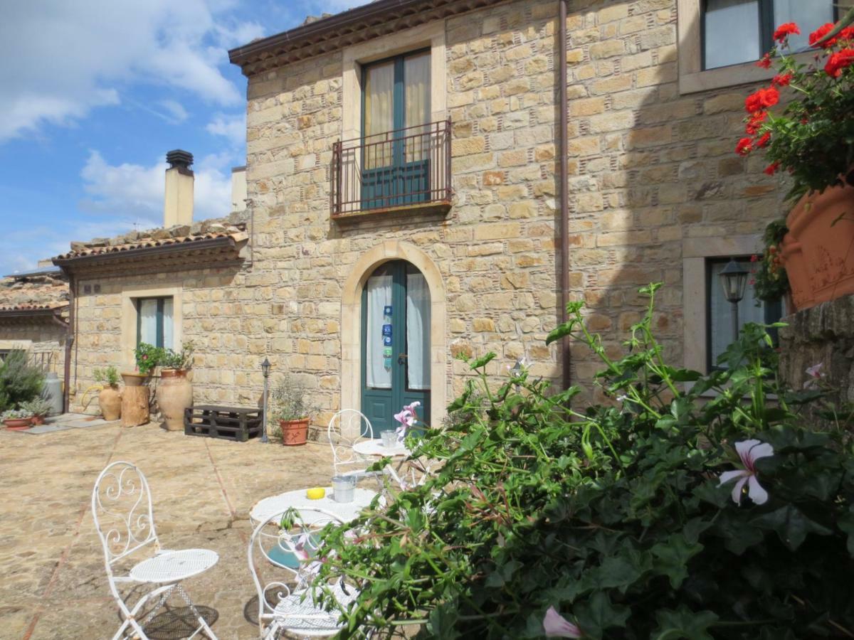 La Carretteria Guest House Mistretta Экстерьер фото